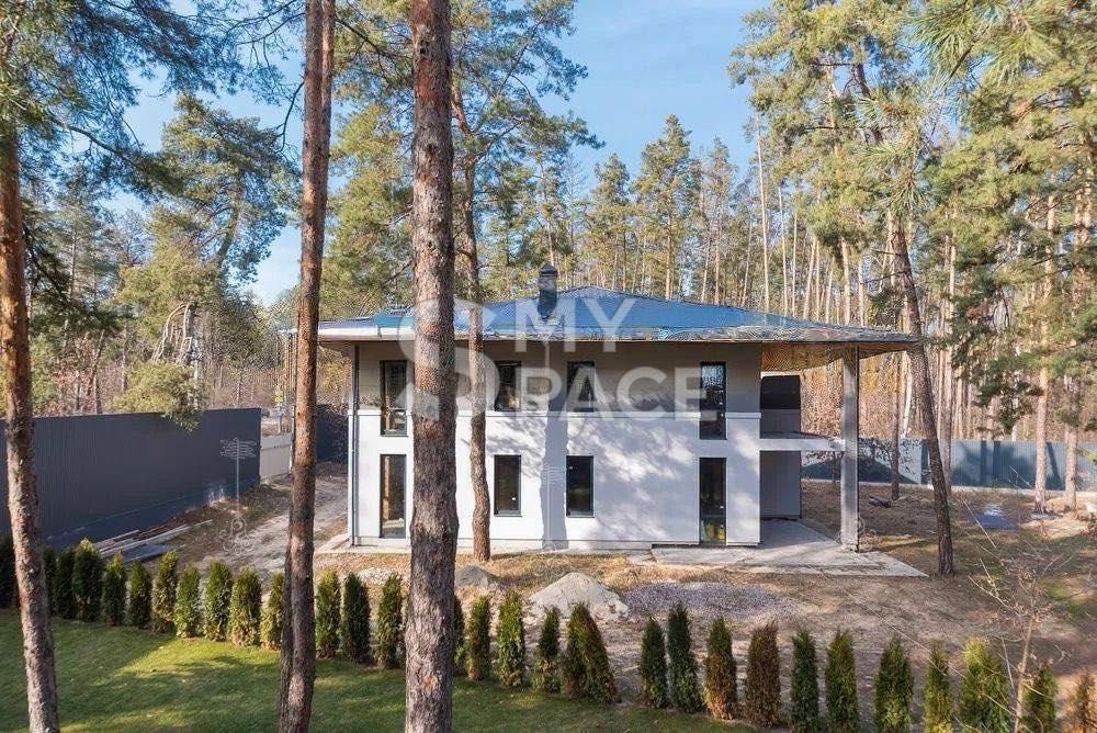 Продаж нового  будинку 350 м2, Плюти 18 соток БЕЗ % Локація - топ