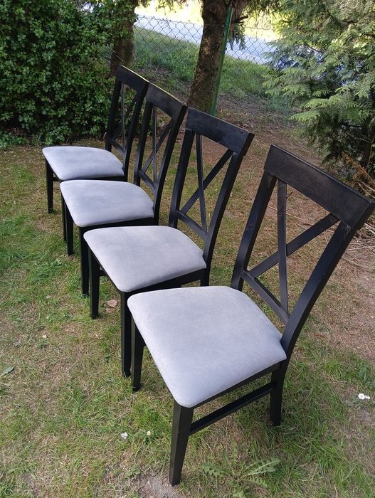 Solidny stół drewniany. plus 4 krzesła.