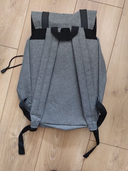 Szary plecak z logo Rockstar