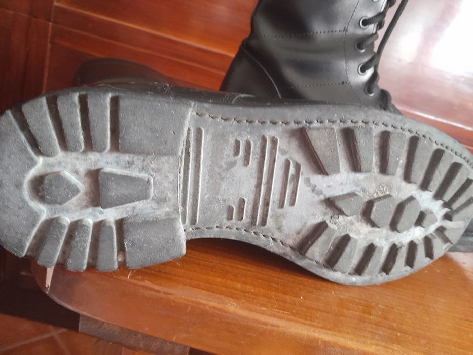 botas de trabalho como novas