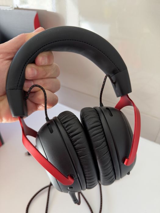 Headset Gaming HyperX Cloud III – Como Novo