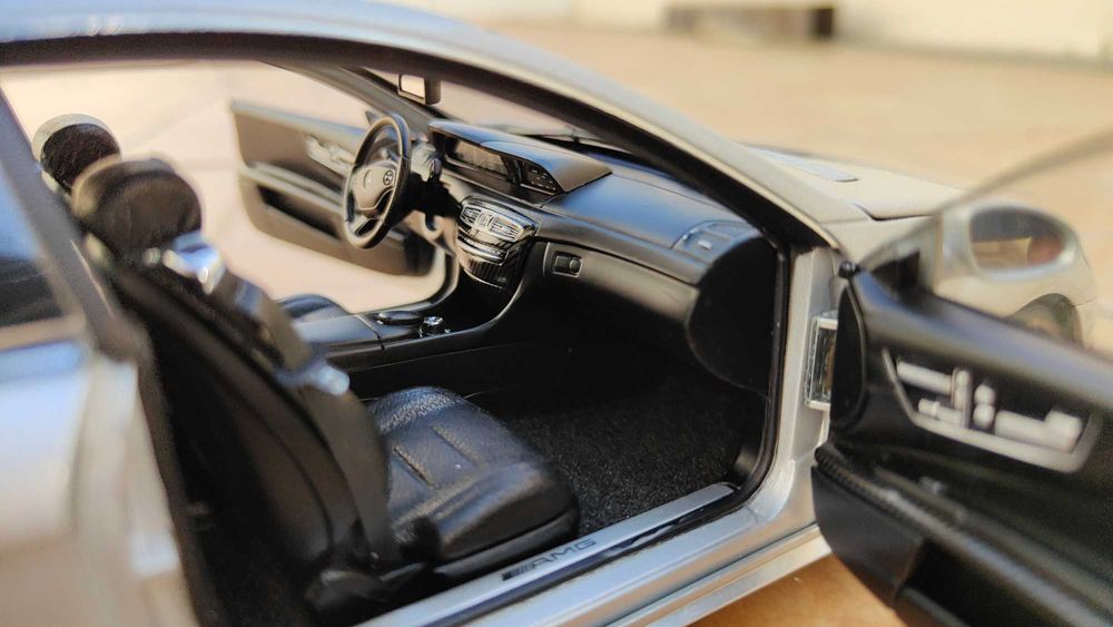 Mercedes Benz CL63 AMG Autoart