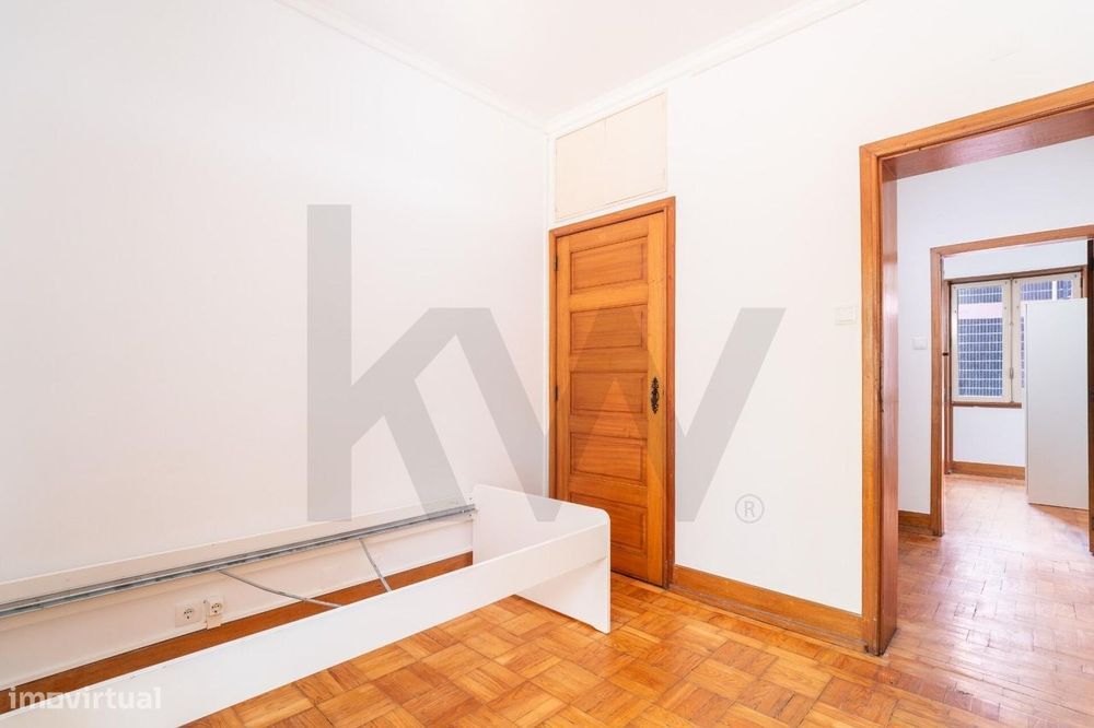 2 Apartamentos T8 + Piso Independente | 3 Garagens | Coimbra