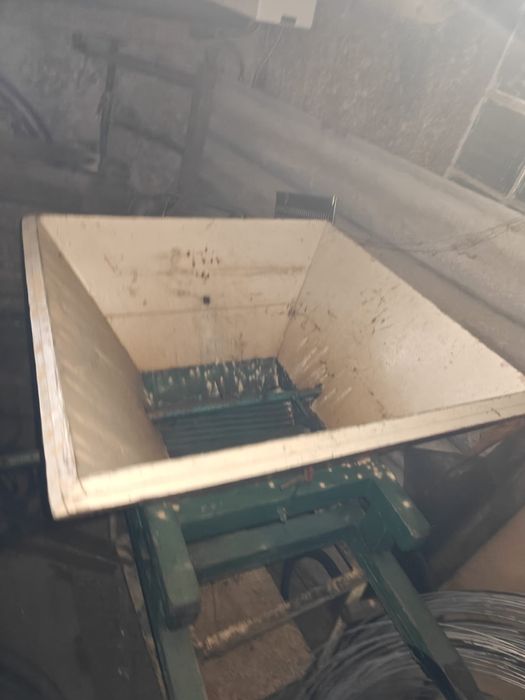 Baixa de Preço - Esmagador/Ralador de uvas /vinho