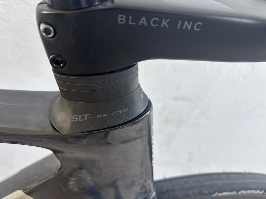 Factor Ostro VAM 2.0 com Zipp 353NSW e powermeter