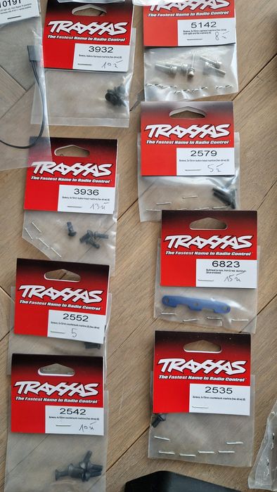 Części do Ford Raptor R Traxxas