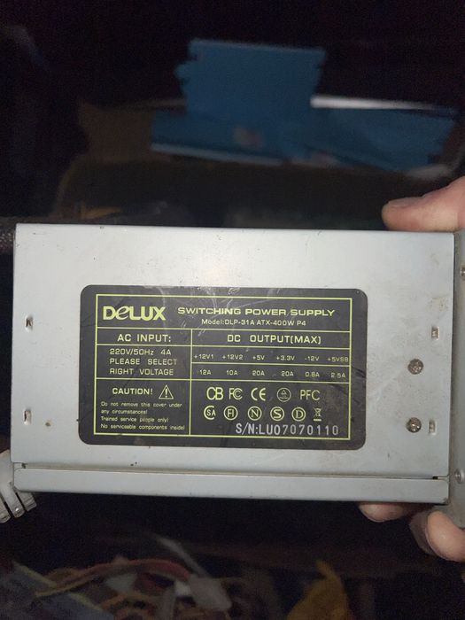 на запчасти :3 нетбука, 2 блока питания,1 хромбук, 1 кулер охлаждения