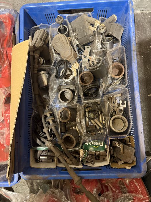 Zaciski hamulcowe a3 8p a4b6 a6c6 a4b8