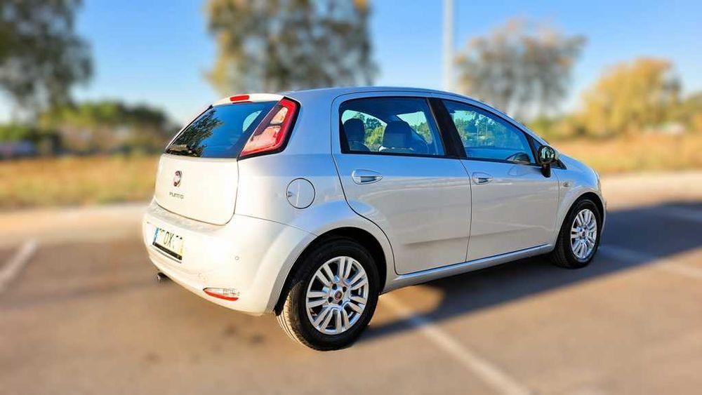 Particular Fiat Punto 1.3 Multijet S&S Diesel – Económico, Fiável e Pronto a Circular