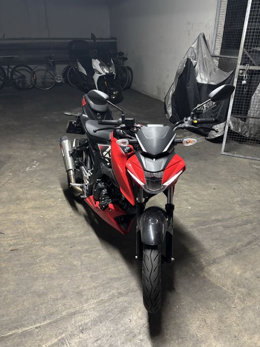 Moto semi nove pouco