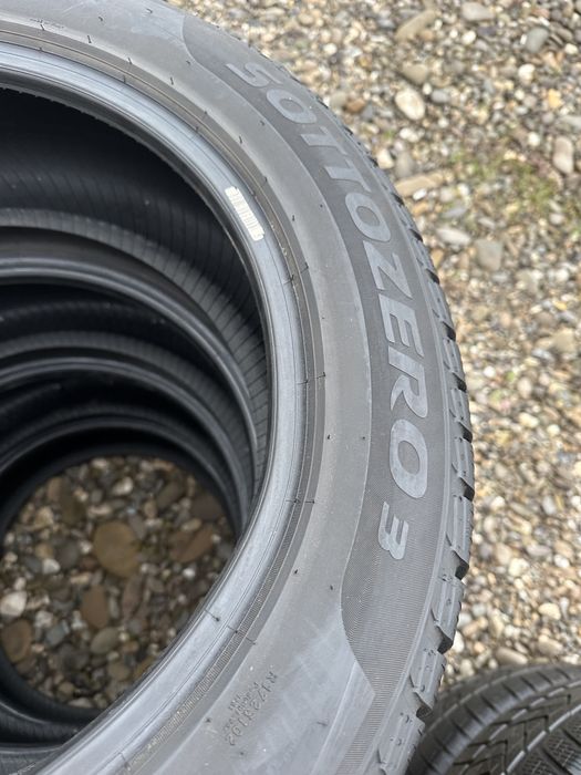 215/55/17 Pirelli Sottozero 3