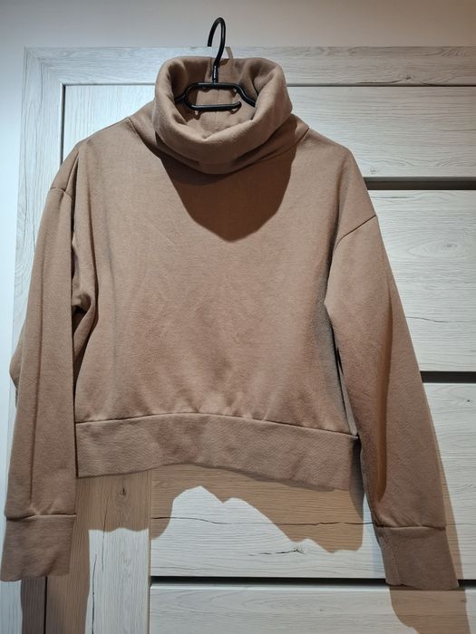 Krótka Bluza z golfem. Rozmiar M