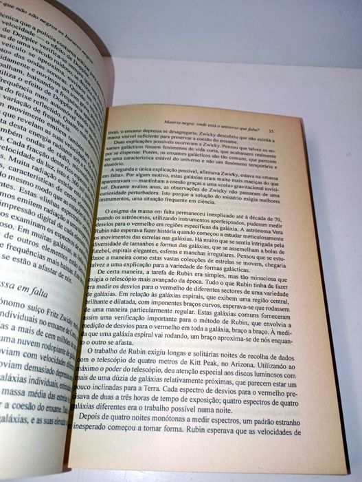 Por que não são negros os buracos negros?