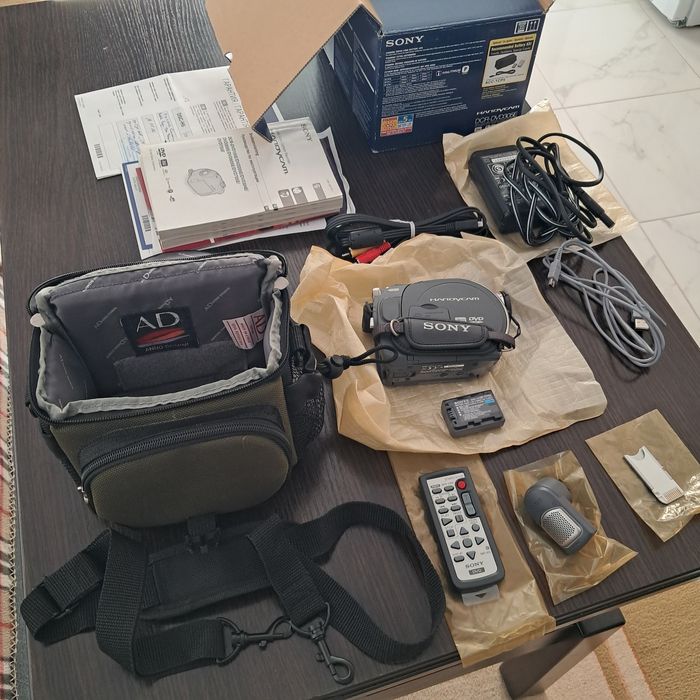 Відеокамера Sony DCR DVD 305 E, видео камера Японія,сумка до відео камери
