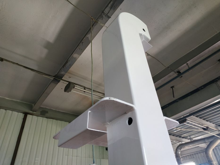 Підлогова стіійка для великого планшета