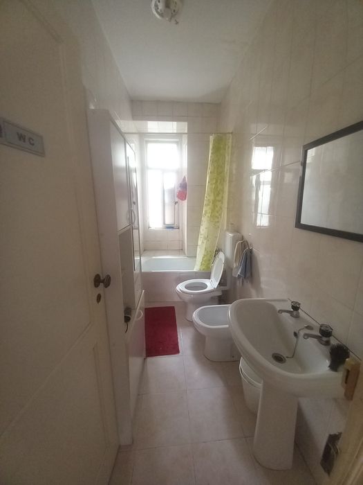 Este e uma apartamento particular T3