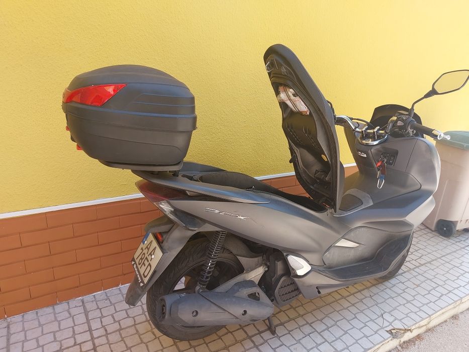 Honda PCX 125 de 2019 – 16.219 km – Top Case Givi