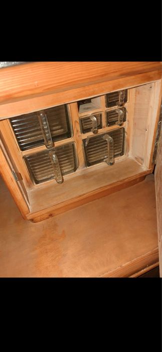 Kredens kuchenny Sosna