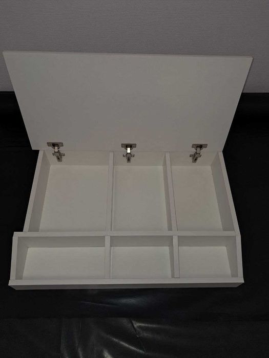 Навісна шафка для ванни виробництва Альма меблі