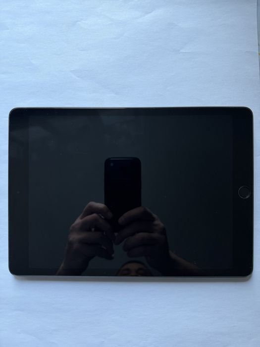 Продам iPad (9th Generation) 256 GB