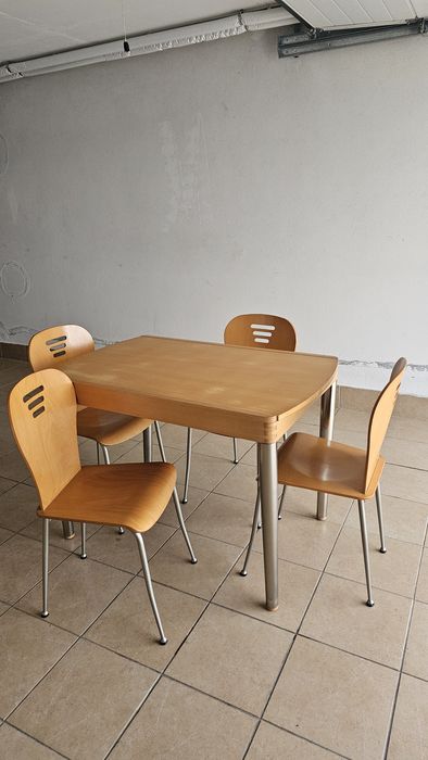 Mesa de cozinha e 4 cadeiras em faia