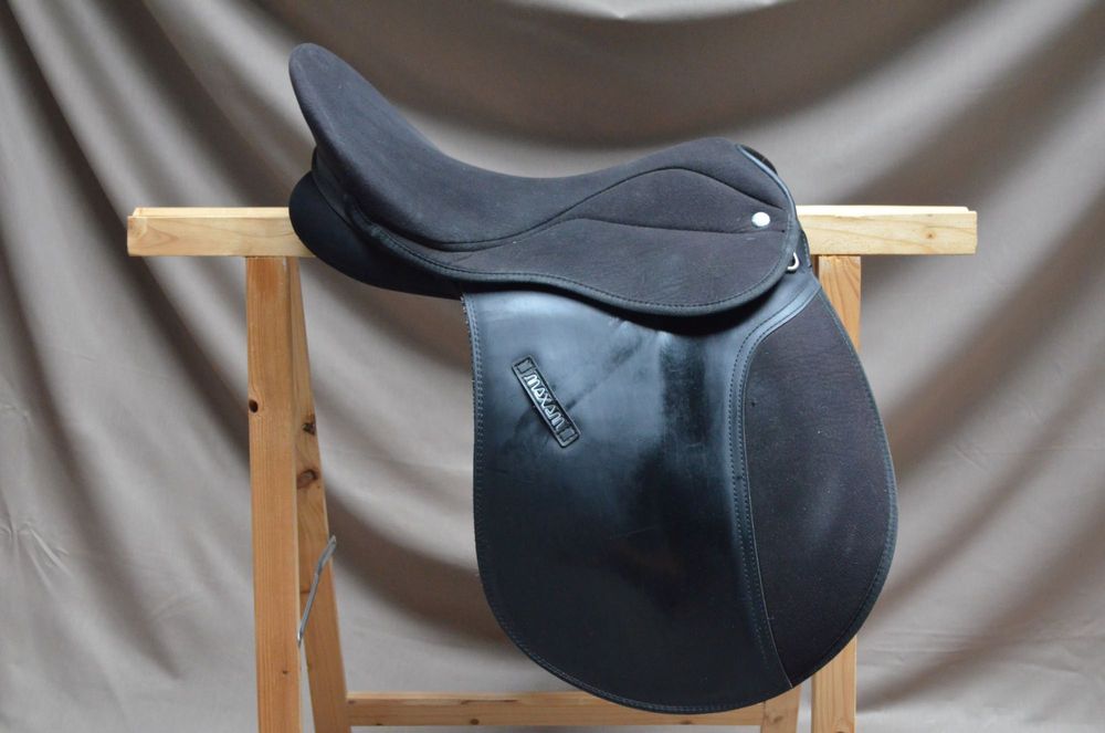 Siodło wszechstronne syntetyczne Thorowgood Maxam 17" szerokie W