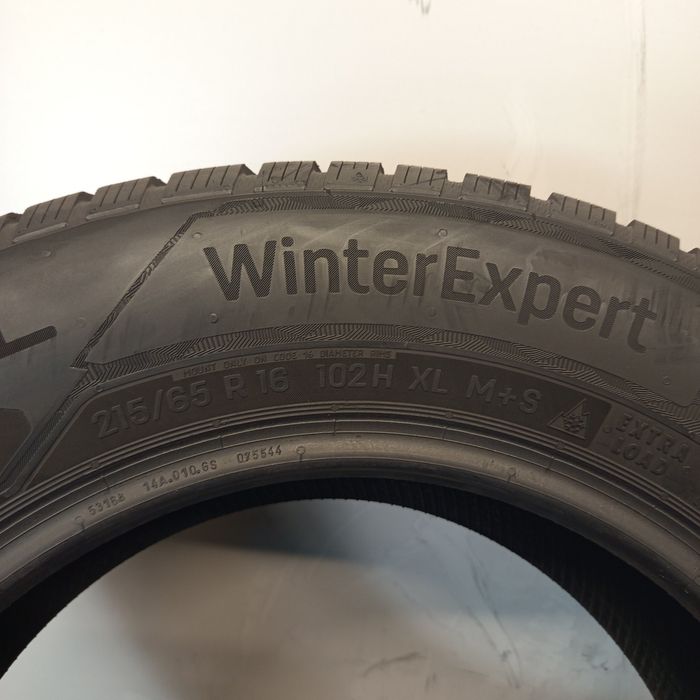 215/65R16 Uniroyal WinterExpert