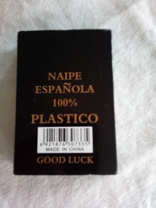 Baralho de cartas espanholas de plástico com estojo, NOVO!