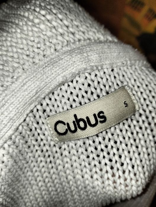 Rozpinany sweter biały warkocz guzki S