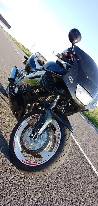 Продам Yamaha FZR 600