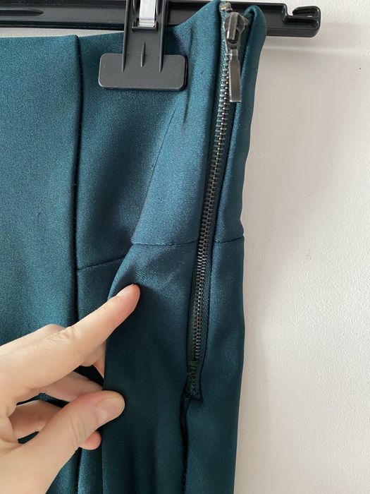 Stradivarius butelkowe połyskujące spodnie legginsy zamek wysoki stan
