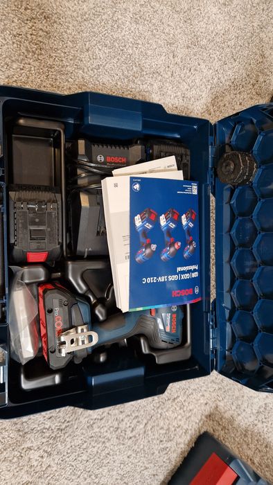 Zakretarka/klucz udarowy BOSCH 18V-210 C