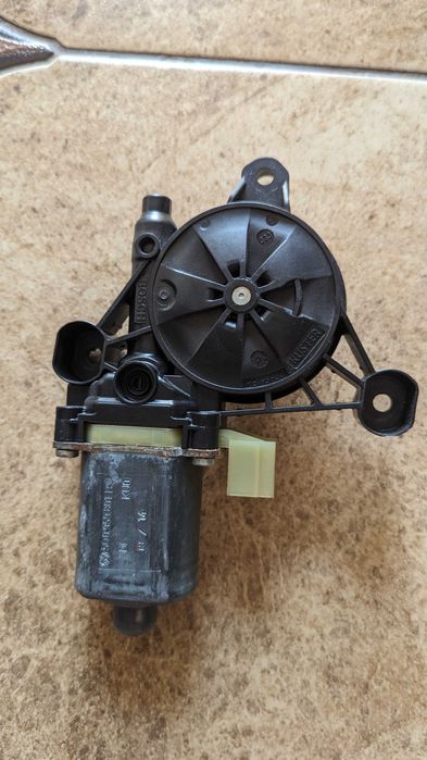 Моторчик склопідйомника 5Q0959801B