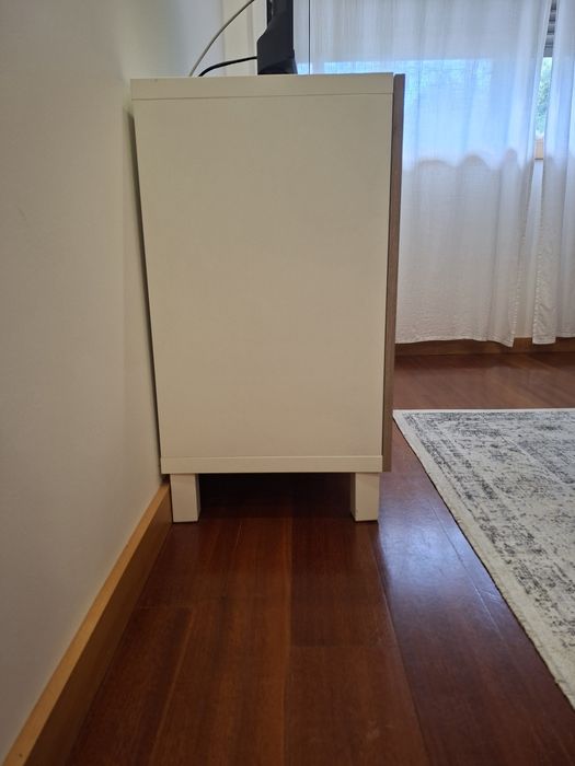 Móvel aparador Ikea