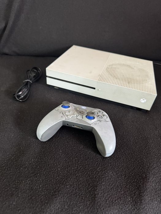 Xbox One S 1tb z kontrolerem Gears of war