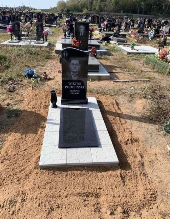 Памʼятники в наявності та під замовлення