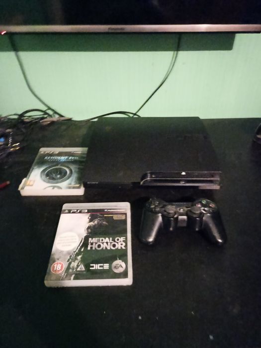 PlayStation 3 Slim + pad, 3 gry ZADBANE