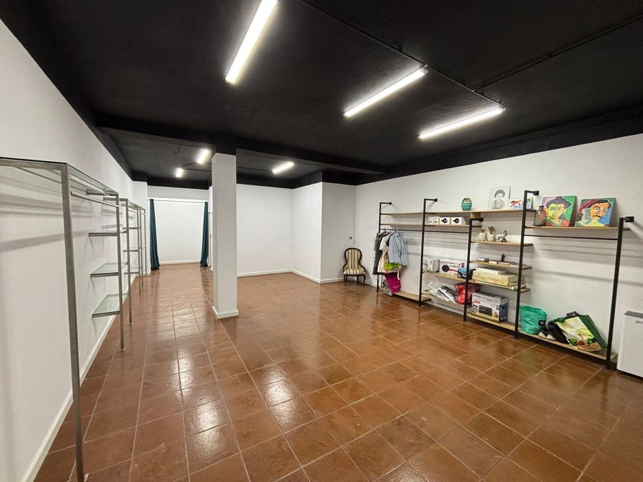 Moradia V3 + V2 + Loja | 3 unidades independentes