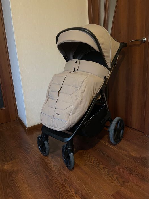 Прогулянкова коляска