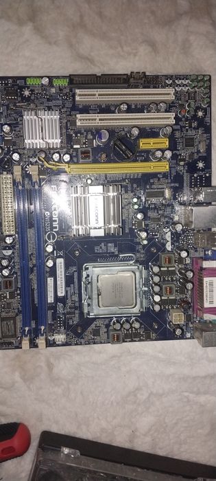 Материнська плата Foxconn G31MX+процесор Intel Core 2 Duo E8400