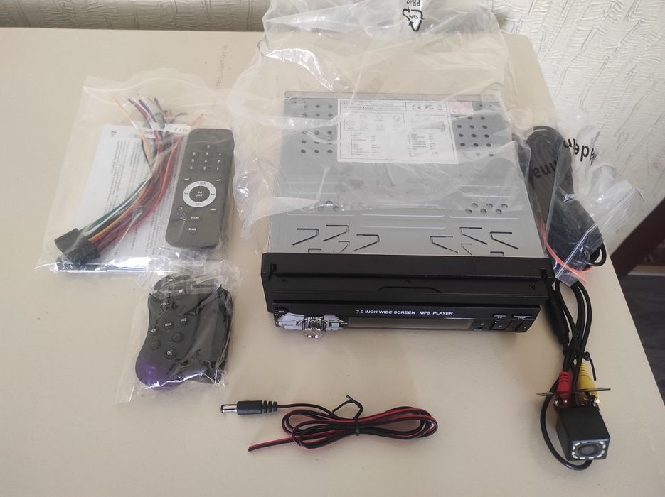 Автомагнітола swm 9601g 7in з висувним екраном bluetooth mp5 gps fm-ра