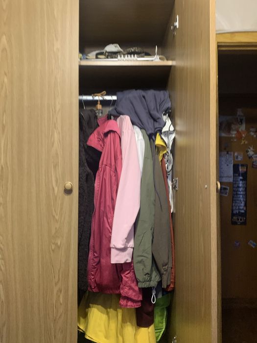 Шкаф для речей, що вішати