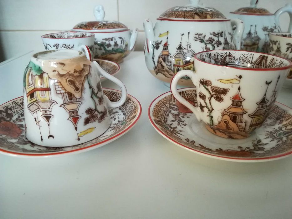 Serviço Café Antigo – Tons Terra / Padrão Oriental e Cafeteira, Açucareiro e Pires Antigos - tudo Vista Alegre
