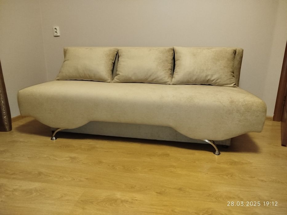 Перетяжка та ремонт м'яких меблів на Дому