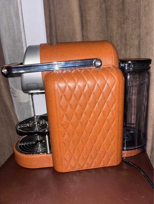Máquina de café Nespresso Zebus