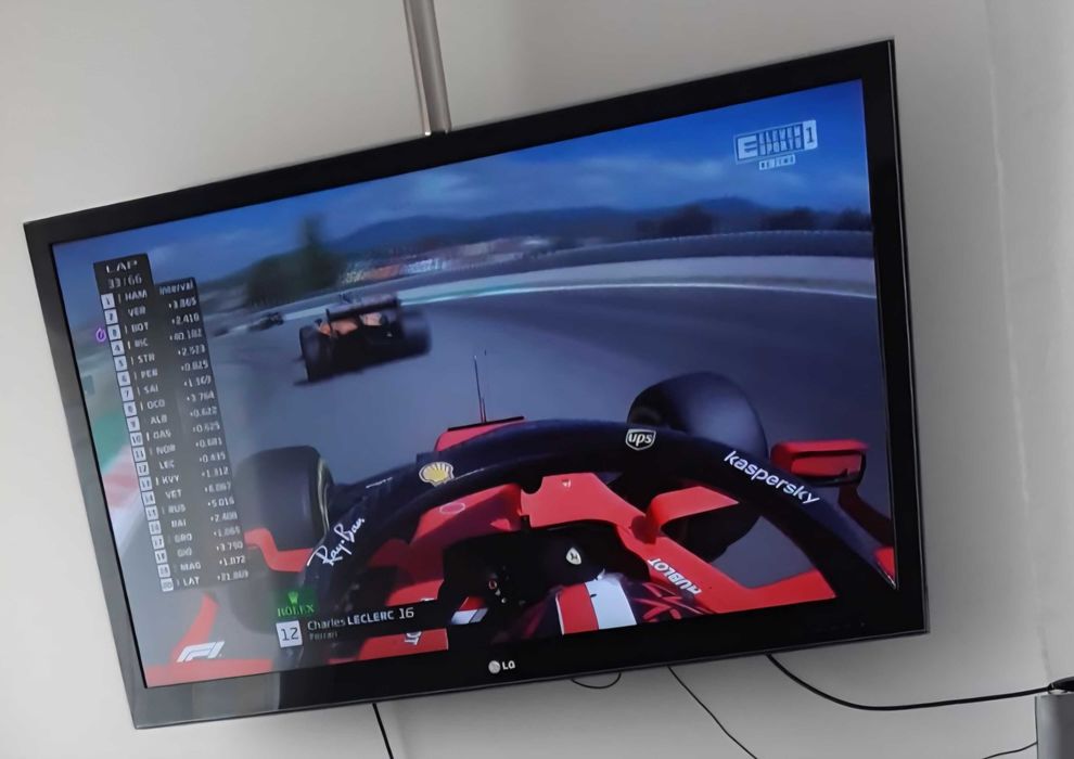 TV LG 47LV4500 (47") + Xiaomi Mi Box MDZ-16-AB