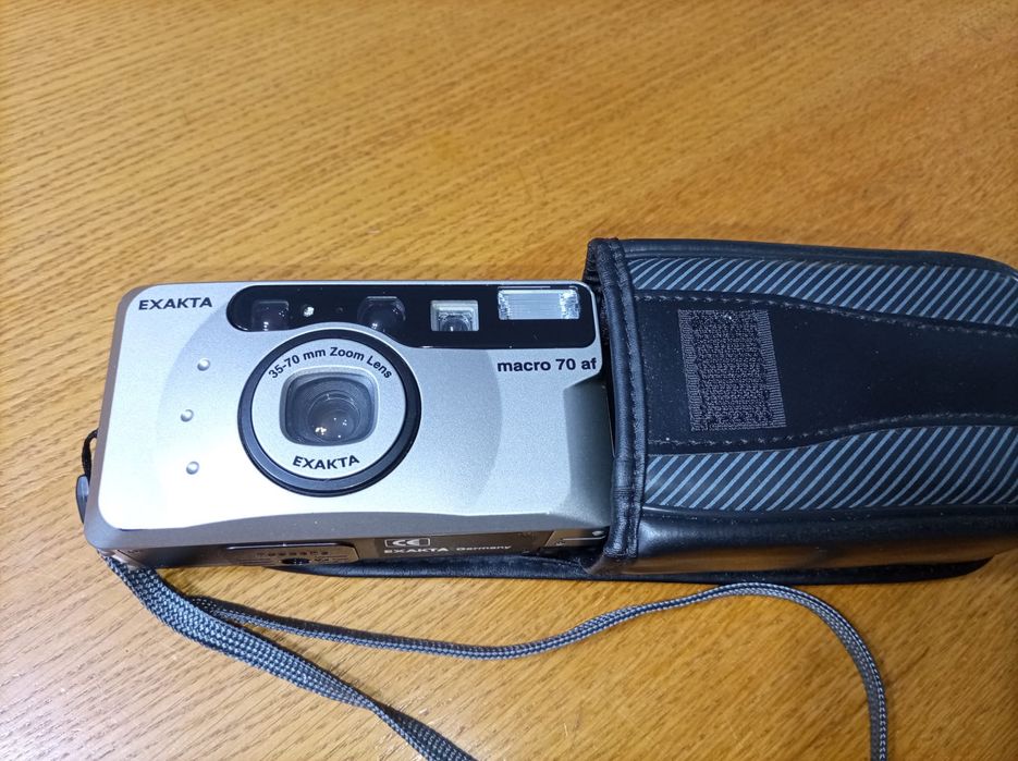 Aparat analogowy EXAKTA Macro 70 AF 35–70mm + etui