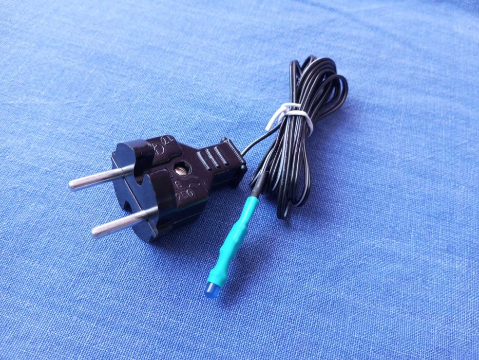 Имитатор сигнализации для дома от розетки.Муляж