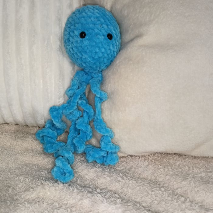 Ośmiorniczka na szydełku