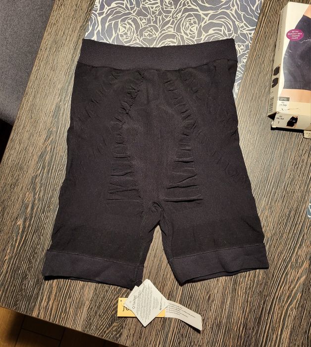 Nowe spodenki / majtki wyszczuplające bezszwowe 
Bezszwowe.